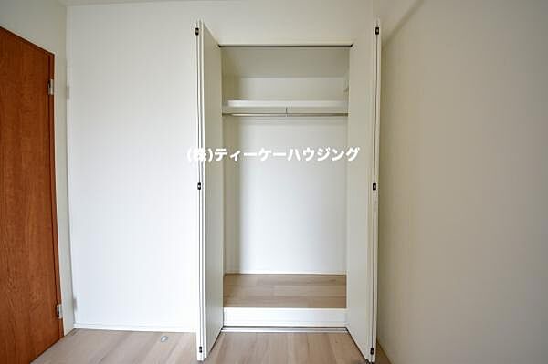 ここまでたくさん収納があれば、物が多い方でも安心ですね。