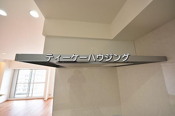 お掃除しやすくいつまでも清潔にお使いいただける手元ライト付き換気扇