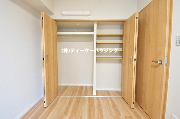 ゆとりある収納は、持ち物が多い方でもすっきりした生活を送れる筈です。