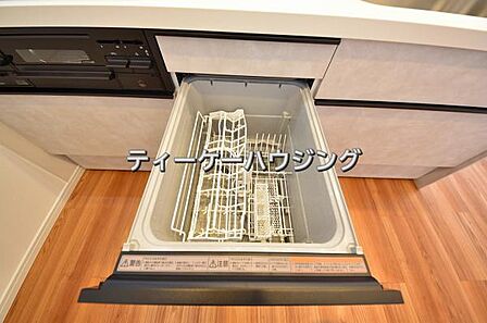 毎日使うものだから、キレイはもちろん食洗器なら除菌に手間はかかりません。お子様の食器洗いも安心。