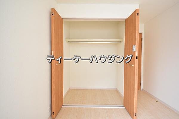 ゆとりある収納は、持ち物が多い方でもすっきりした生活を送れる筈です。