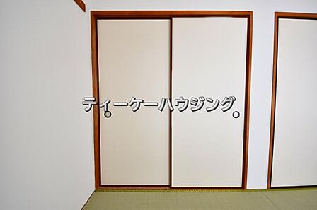 ゆとりある収納は、持ち物が多い方でもすっきりした生活を送れる筈です。