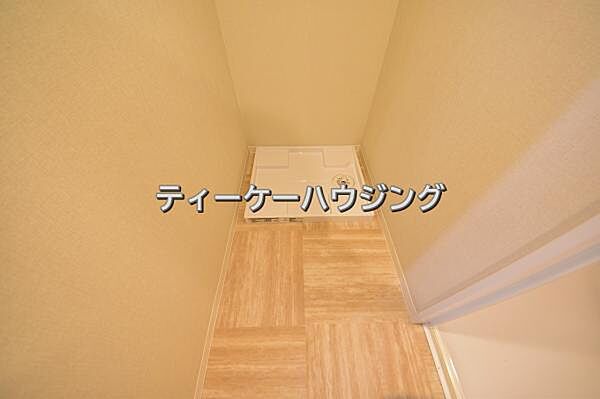 大容量の洗濯機にも対応できる洗濯機置き場を確保。