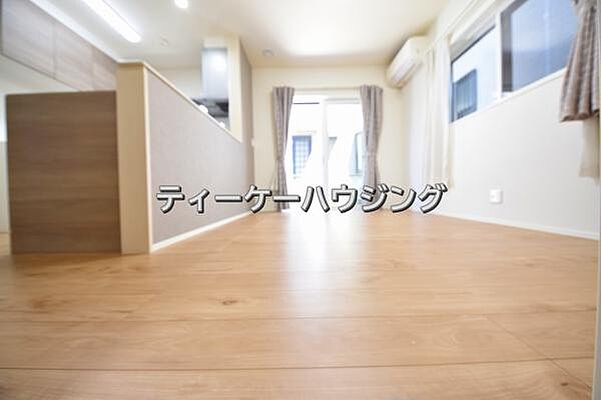 リビング/ダイニング 草加市稲荷4丁目　中古戸建