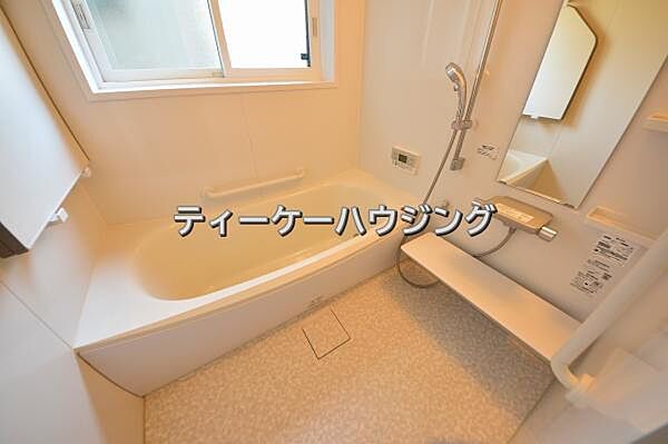 お子さんと一緒でもゆとりな広さです。快適・清潔な空間で心も体もオフになる時間を楽しんでみませんか。