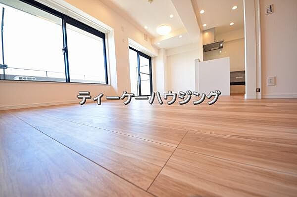 お家の中心となる大きな空間がご家族のコミュニケーションスペースになる筈です。
