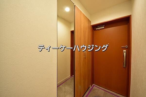 収納力たっぷり。ゆとりのシューズボックスにはママのブーツもラクラク入ります。