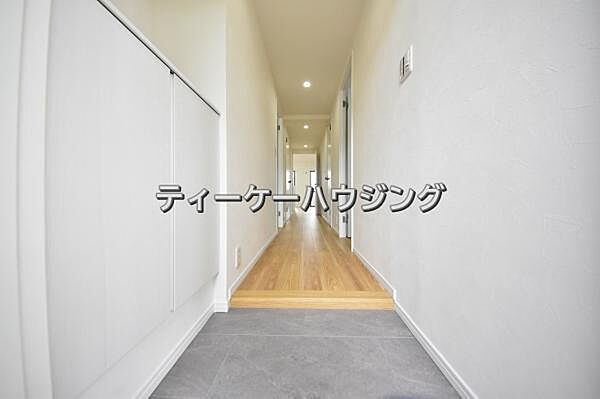 気持ちを整える場所でもある玄関。これなら、明るい気持ちで「いってきます」が言えそうですね。