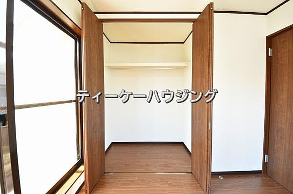 ゆとりある収納は、持ち物が多い方でもすっきりした生活を送れる筈です。