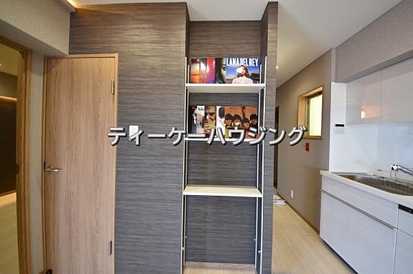 リビングに収納があると助かりますよね。