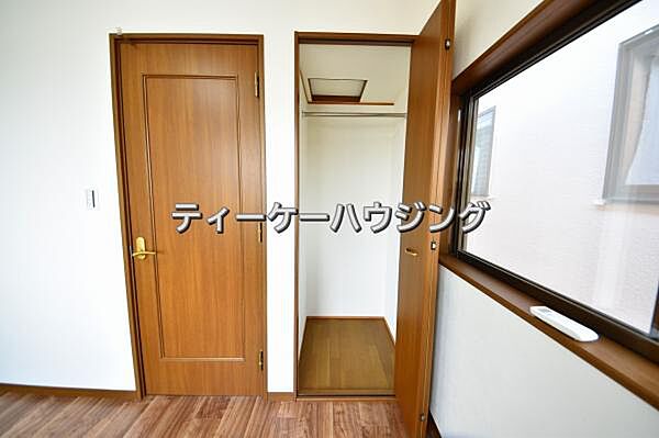 ここまでたくさん収納があれば、物が多い方でも安心ですね。