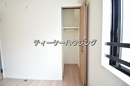ゆとりある収納は、持ち物が多い方でもすっきりした生活を送れる筈です。