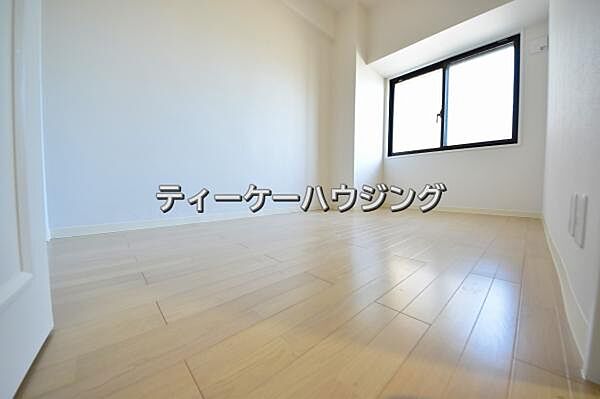 明るい陽射しと爽やかな風を呼び込む。心地よい空間を創造いたしました。