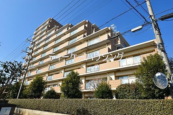 堂々とした佇まいが、住む者に満足感と安心感を与えてくれます。