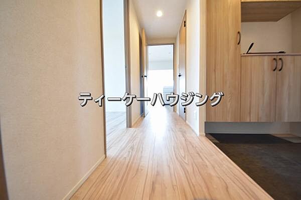 気持ちを整える場所でもある玄関。これなら、明るい気持ちで「いってきます」が言えそうですね。