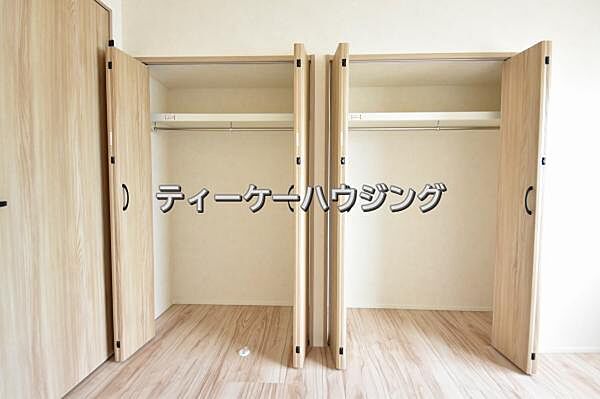 ここまでたくさん収納があれば、物が多い方でも安心ですね。