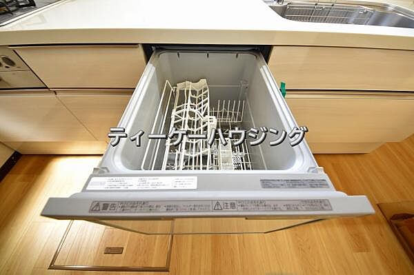 毎日使うものだから、キレイはもちろん食洗器なら除菌に手間はかかりません。お子様の食器洗いも安心。