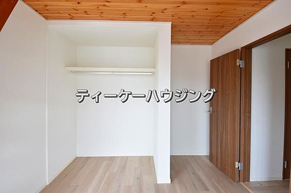 ここまでたくさん収納があれば、物が多い方でも安心ですね。