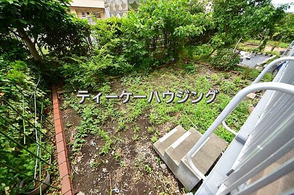 庭付きマンションは、一戸建て感覚の暮らしが味わえます。