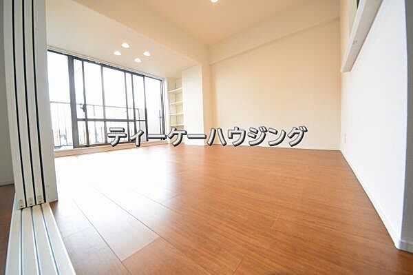 お家の中心となる大きな空間がご家族のコミュニケーションスペースになる筈です。