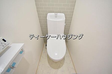 温水洗浄機能付き便座を標準装備。清潔で快適な空間を演出します。 