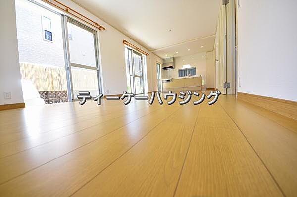 彩光をふんだんに取り入れた明るいリビングは”使いやすい形”にもこだわりました。