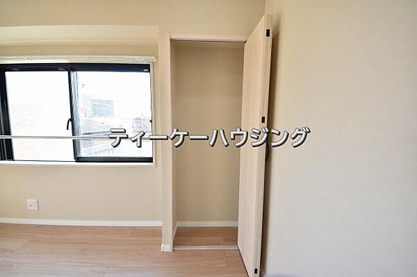ゆとりある収納は、持ち物が多い方でもすっきりした生活を送れる筈です。