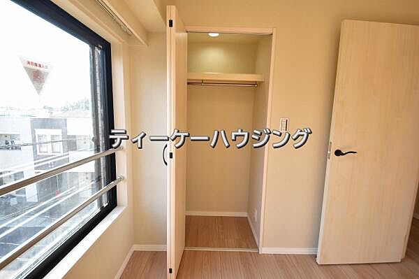 ゆとりある収納は、持ち物が多い方でもすっきりした生活を送れる筈です。