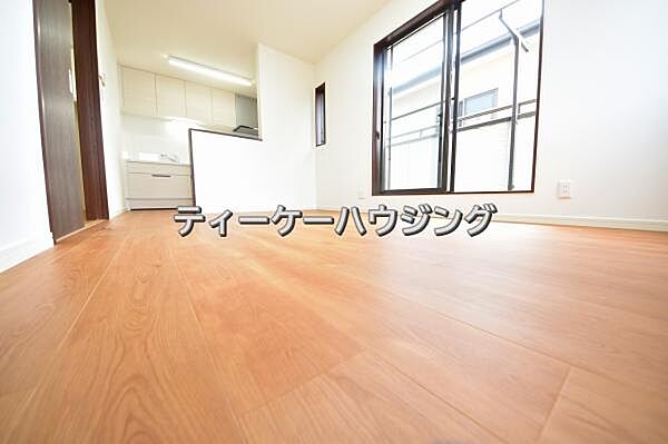 彩光をふんだんに取り入れた明るいリビングは”使いやすい形”にもこだわりました。