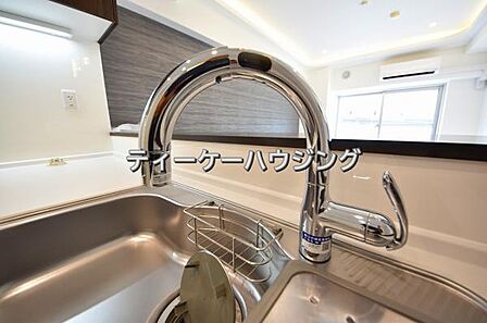 普段のお料理にもおいしいお水が使えます。浄水機能付き水栓完備