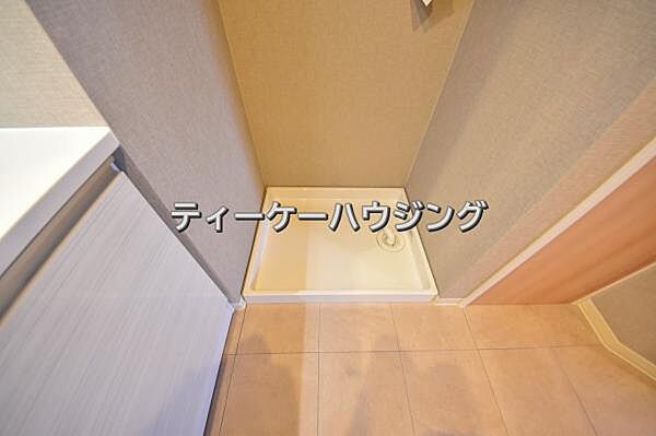 大容量の洗濯機にも対応できる洗濯機置き場を確保。