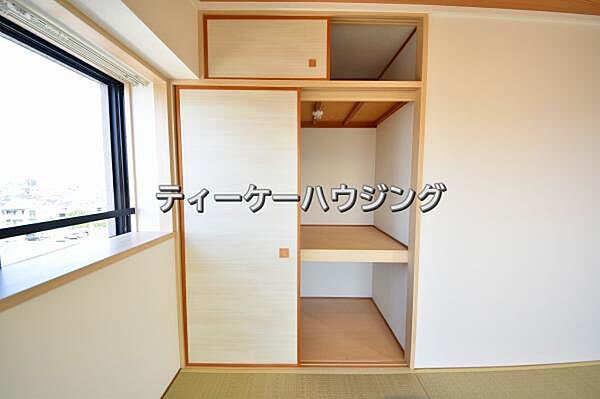 ゆとりある収納は、持ち物が多い方でもすっきりした生活を送れる筈です。