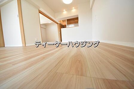 彩光をふんだんに取り入れた明るいリビングは”使いやすい形”にもこだわりました。
