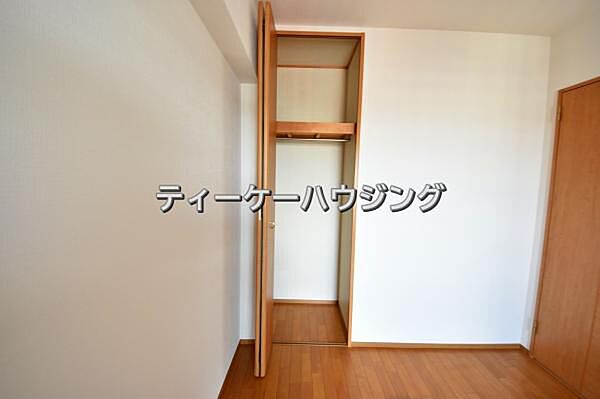 ゆとりある収納は、持ち物が多い方でもすっきりした生活を送れる筈です。