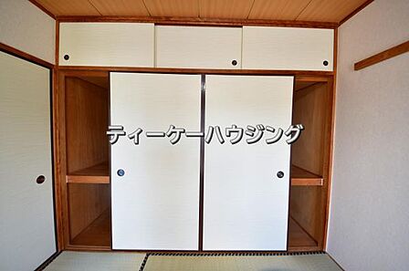 ゆとりある収納は、持ち物が多い方でもすっきりした生活を送れる筈です。