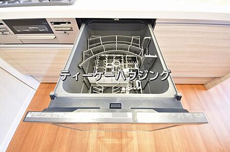 毎日使うものだから、キレイはもちろん食洗器なら除菌に手間はかかりません。お子様の食器洗いも安心。