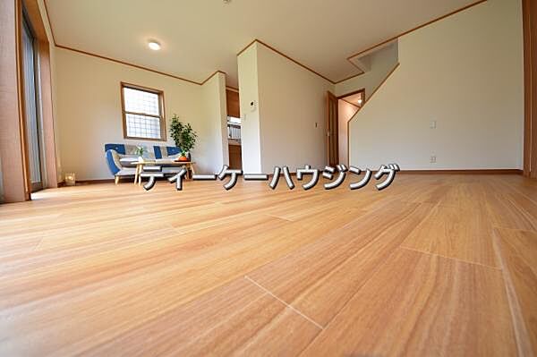 彩光をふんだんに取り入れた明るいリビングは”使いやすい形”にもこだわりました。