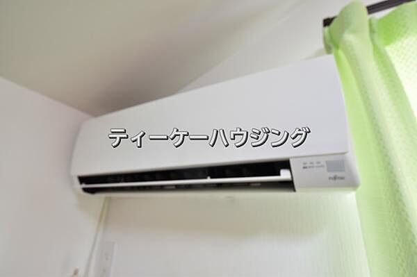 うれしいエアコン2台付き物件。快適な暮らしがすぐに始められますね。