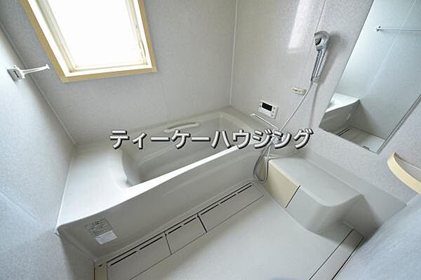 お子さんと一緒でもゆとりな広さです。快適・清潔な空間で心も体もオフになる時間を楽しんでみませんか。