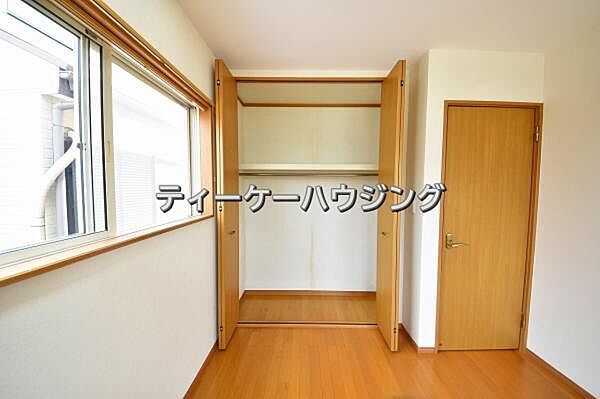 ここまでたくさん収納があれば、物が多い方でも安心ですね。