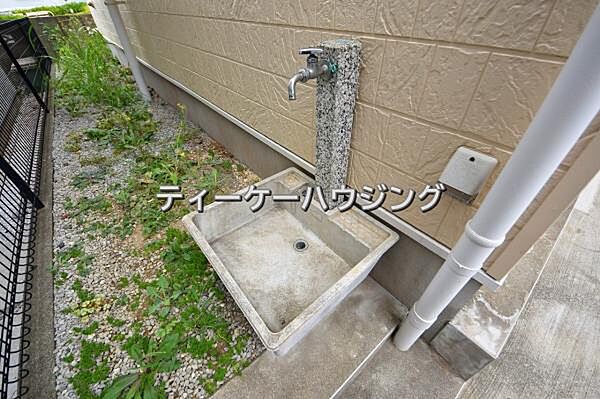 外水道があるので、洗車、ビニールプールと大活躍しますよ。