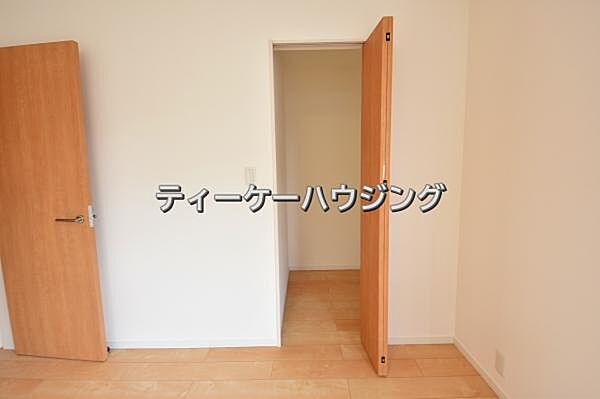 ゆとりある収納は、持ち物が多い方でもすっきりした生活を送れる筈です。