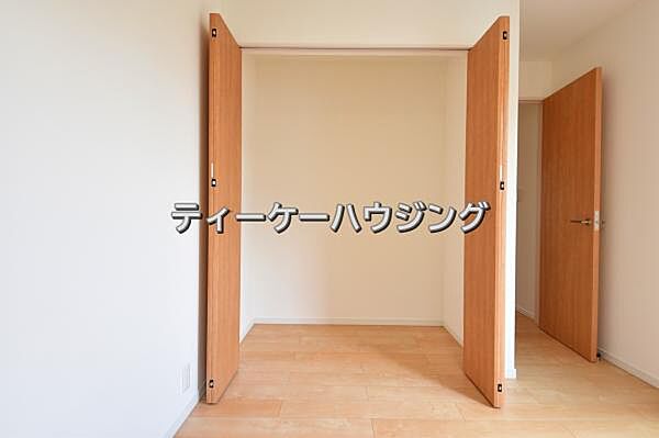 ここまでたくさん収納があれば、物が多い方でも安心ですね。