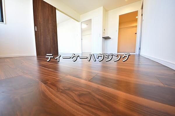 お家の中心となる大きな空間がご家族のコミュニケーションスペースになる筈です。