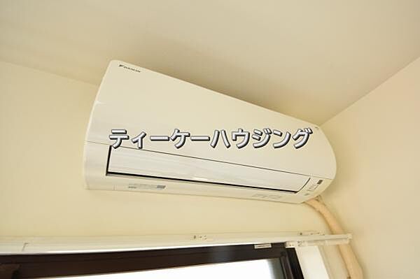 うれしいエアコン2台付き物件。快適な暮らしがすぐに始められますね。