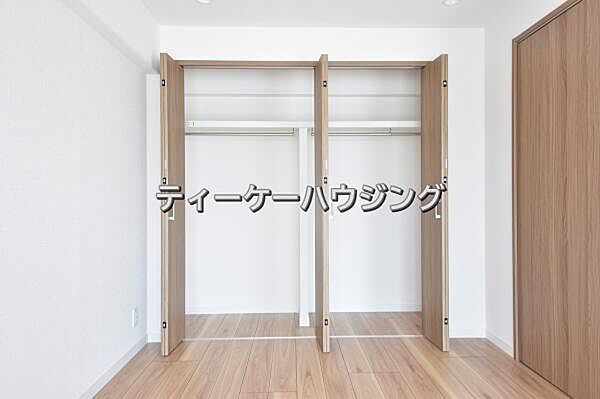 ゆとりある収納は、持ち物が多い方でもすっきりした生活を送れる筈です。