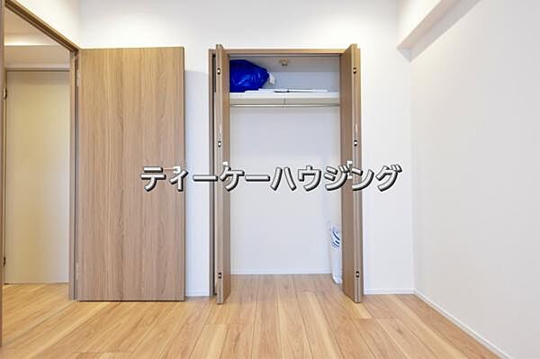 ここまでたくさん収納があれば、物が多い方でも安心ですね。