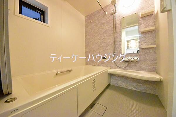 お子さんと一緒でもゆとりな広さです。快適・清潔な空間で心も体もオフになる時間を楽しんでみませんか。