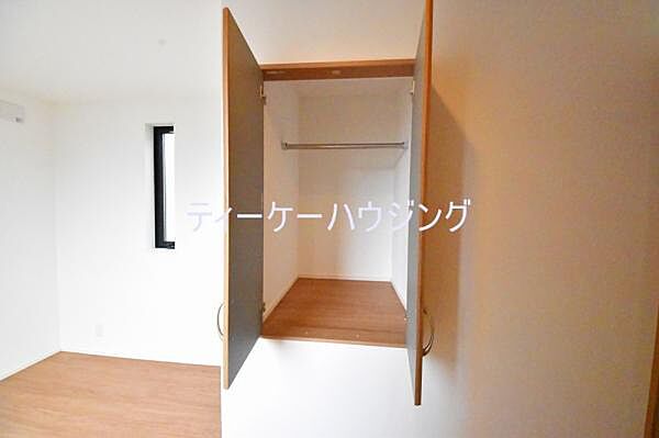 ここまでたくさん収納があれば、物が多い方でも安心ですね。