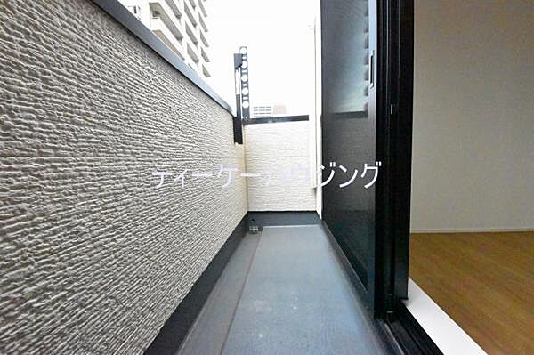 広々したバルコニーは日々の暮らしに、ゆとりと優雅さをもたらしてくれる筈です。